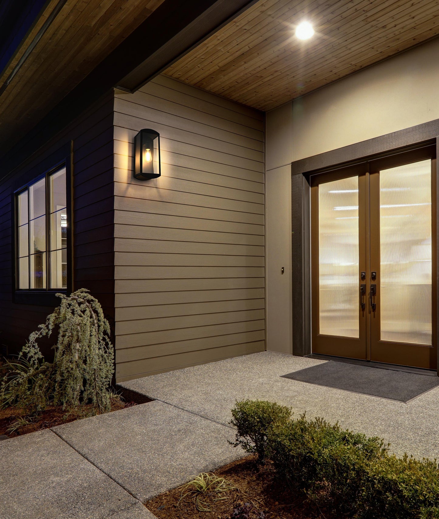 Miles 7 inch Outdoor Wall Sconce in Black