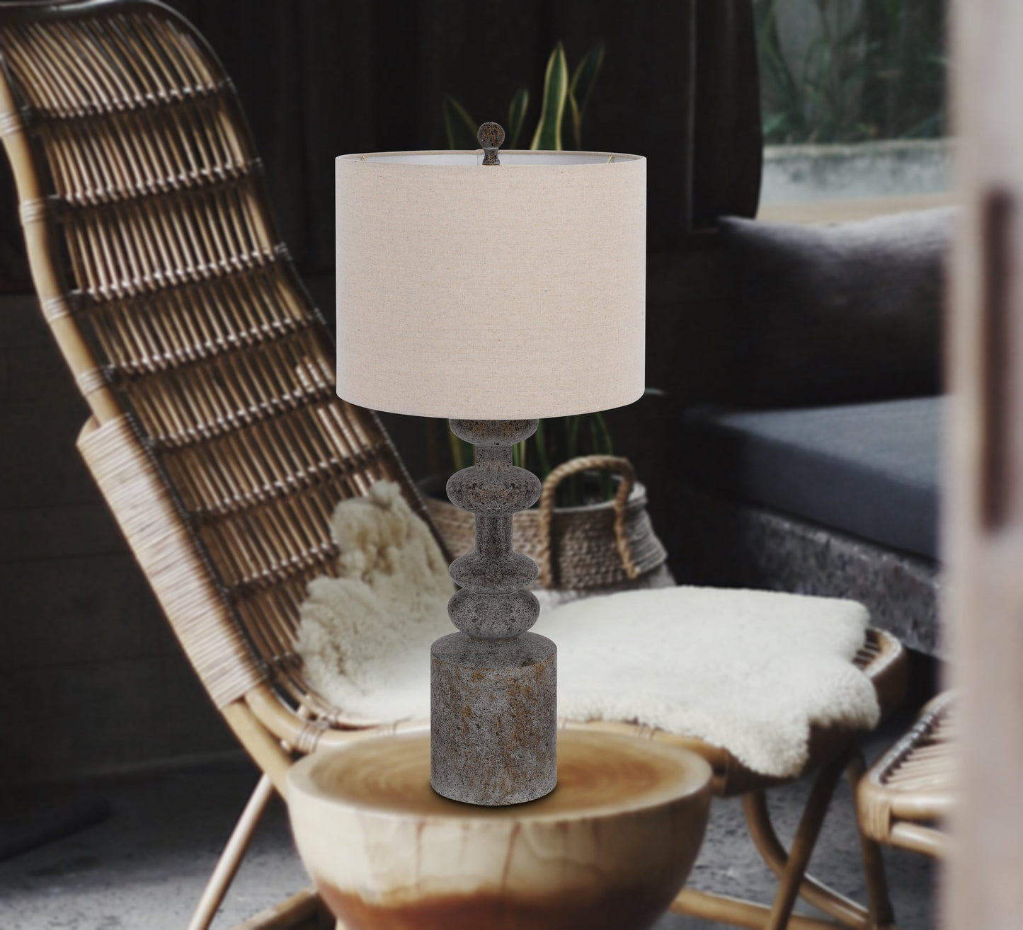 150W 3 Way Blackfoot Resin Table Lamp.