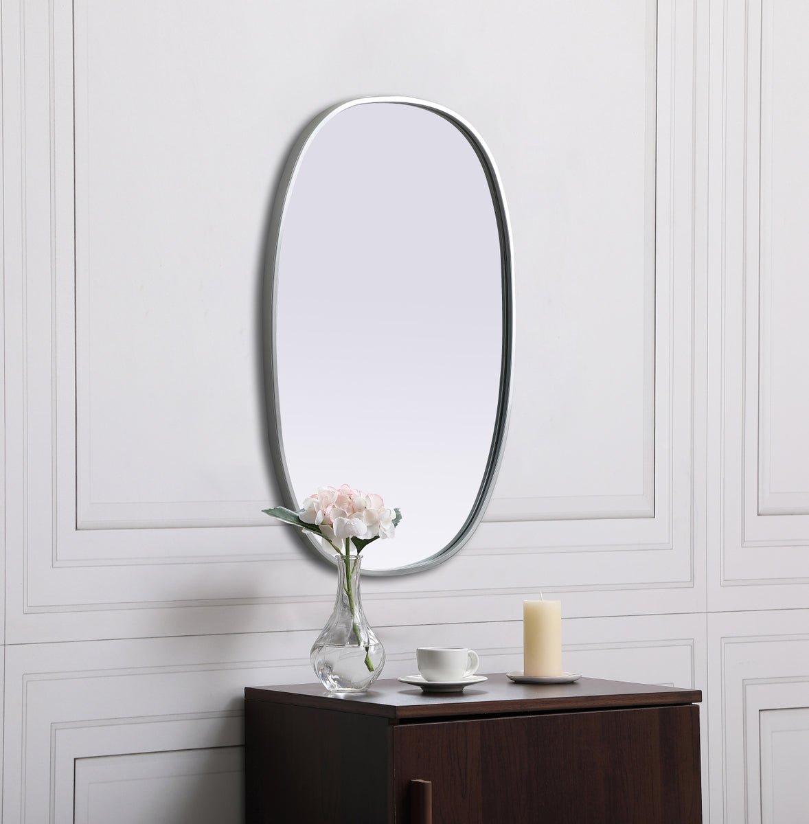 Metal Frame Oval Mirror 20x30 Inch in Silver