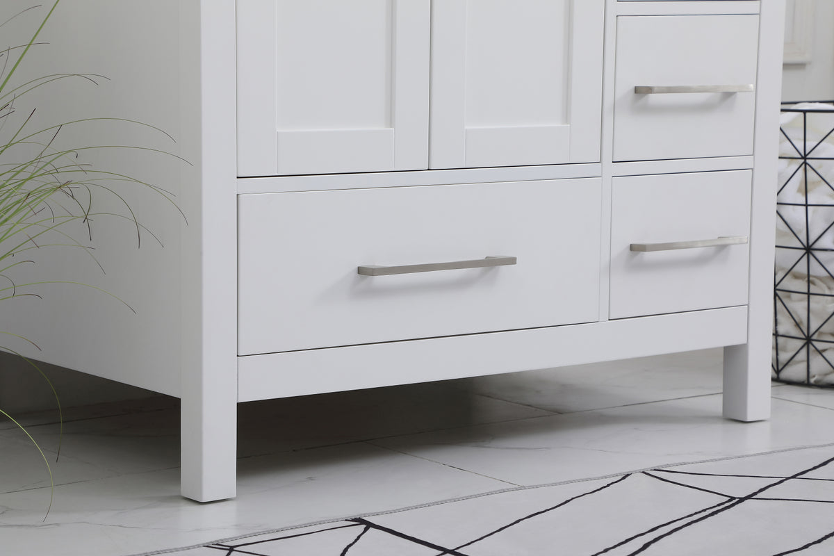32 inch Single Bathroom Vanity in White with Backsplash