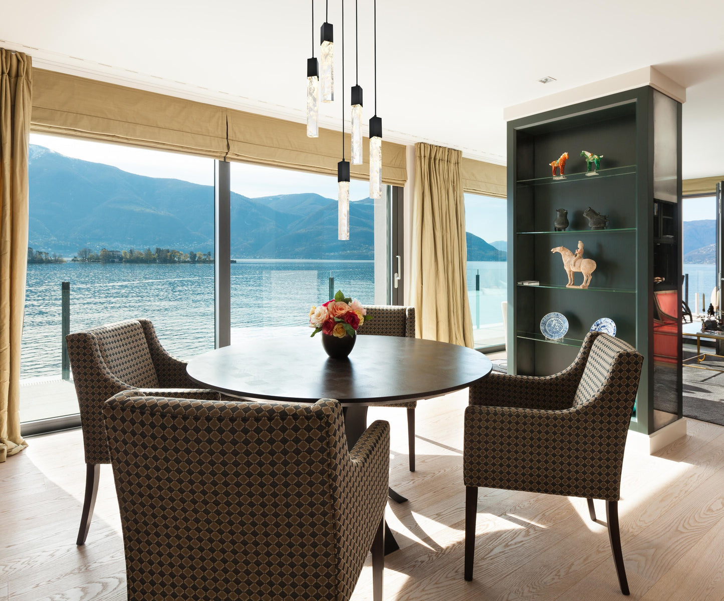 Aurora 16 inch Pendant in Black