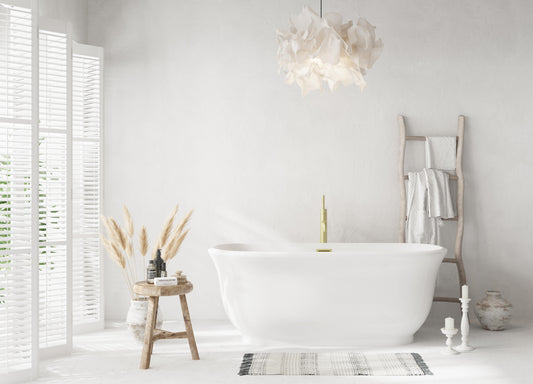 59 inch Soaking Bathtub in Glossy White with Brushed Gold Trim