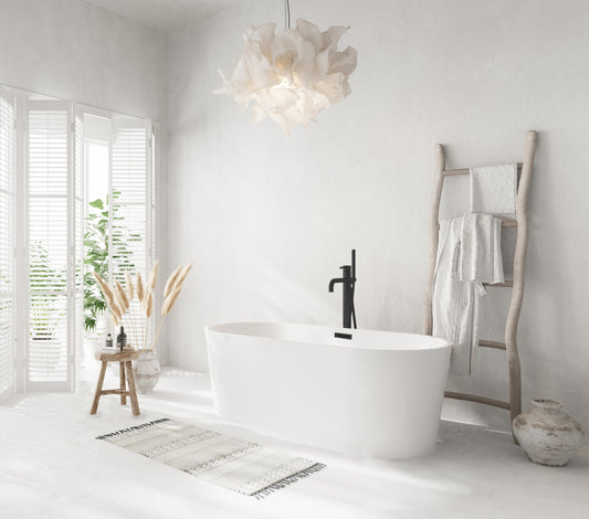 59 inch Bathtub in Glossy White with Matte Black Trim