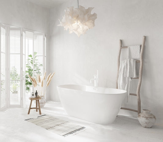 59 inch Bathtub in Glossy White with Polished White Trim