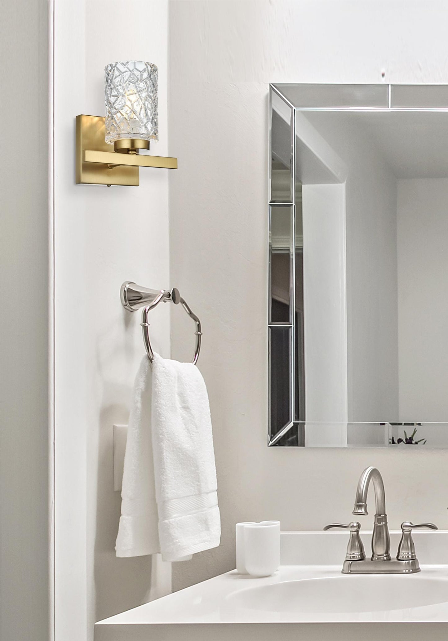 Cassie 7 inch Wall Sconce in Satin Gold