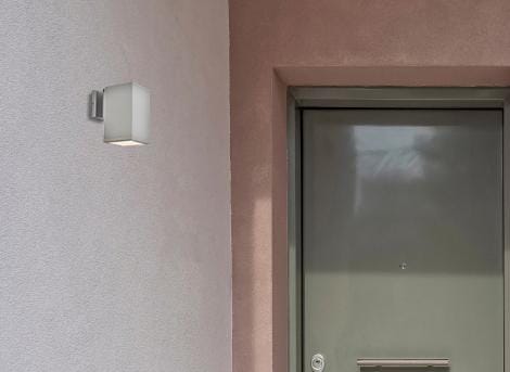 Raine Outdoor Wall in silver