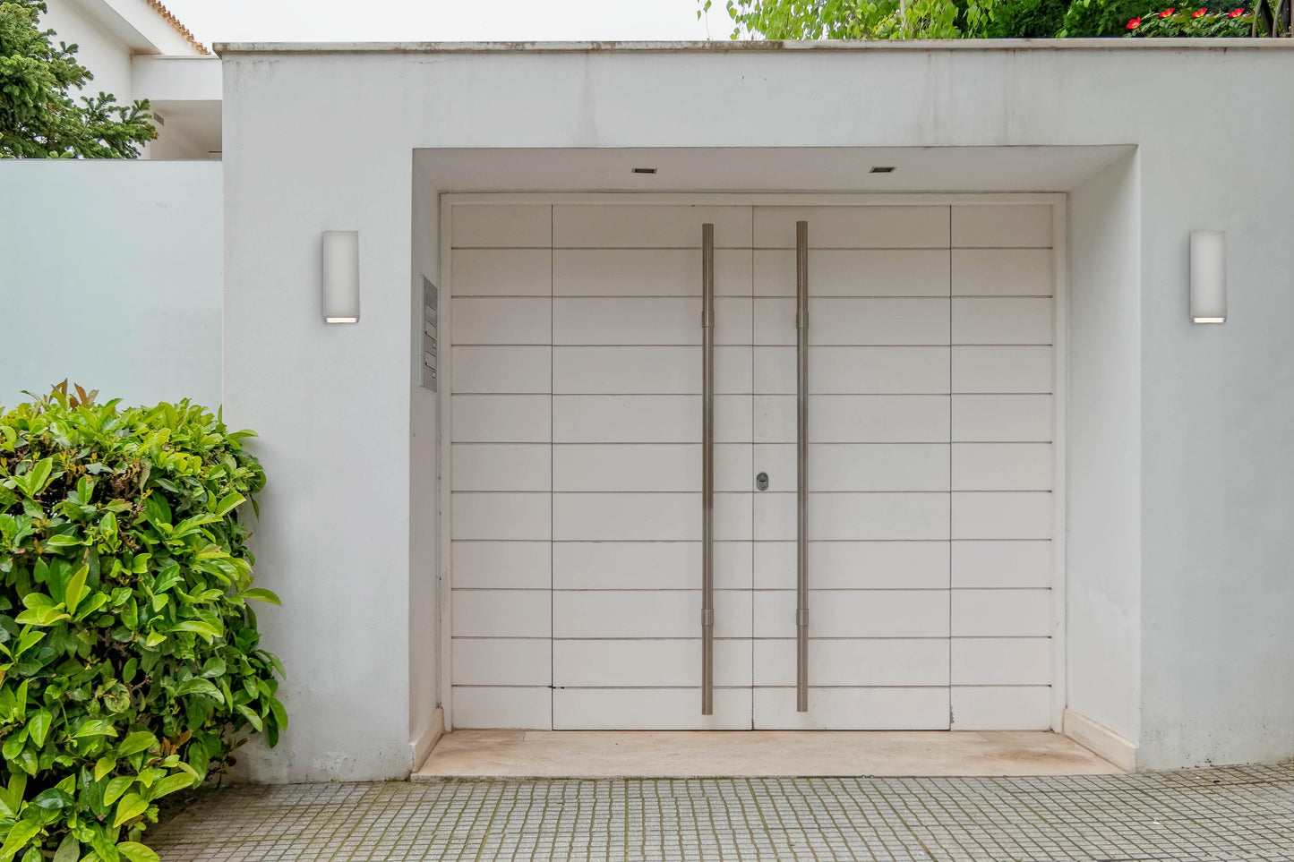 Raine Outdoor Wall in Silver