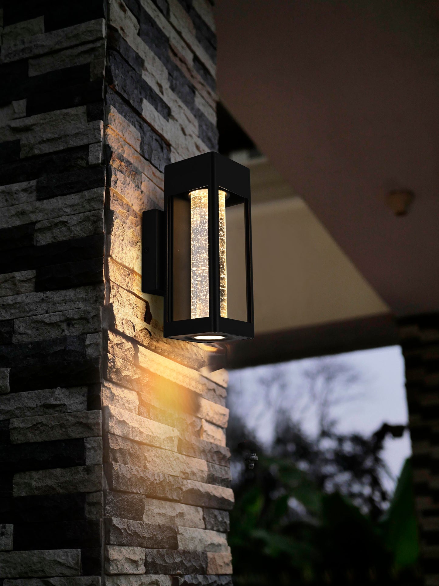 Amaris 10 inch LED Outdoor Wall sconce in Black