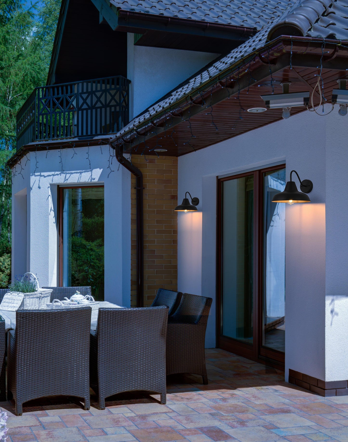 Tinsley 15 inch Outdoor Wall sconce in Black