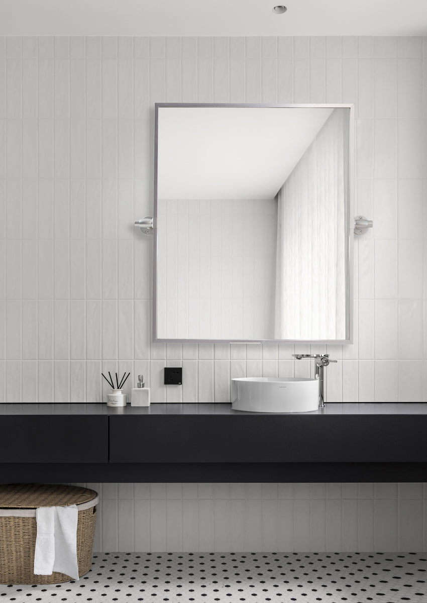 Rectangle pivot mirror 24x20 inch in silver