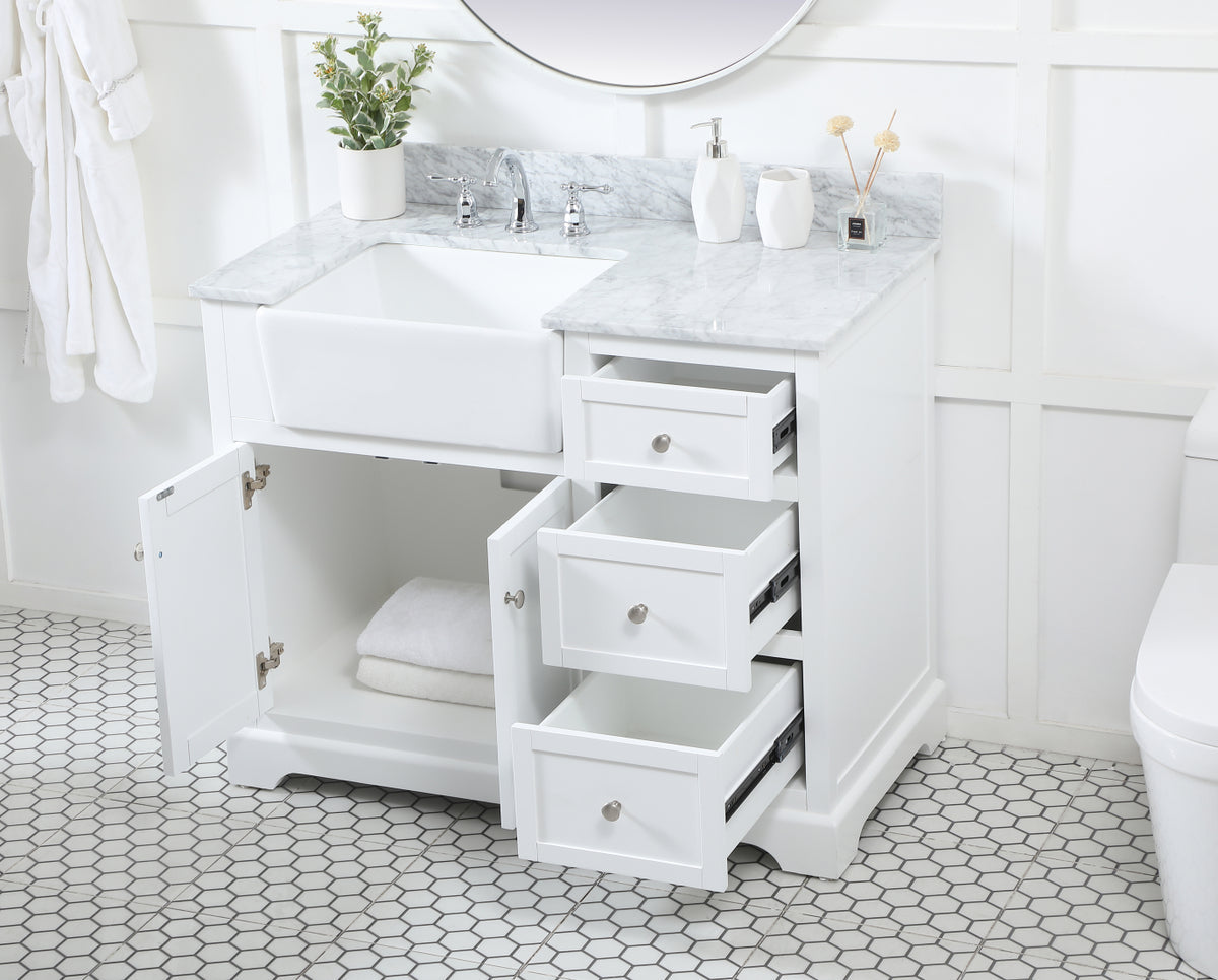 42 inch Single bathroom vanity in white with backsplash