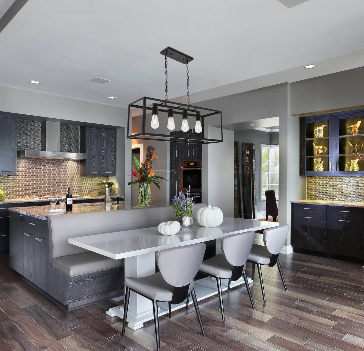 Resolute 4 light black Pendant