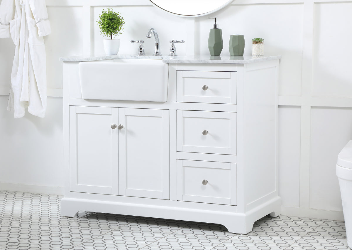 42 inch Single bathroom vanity in white