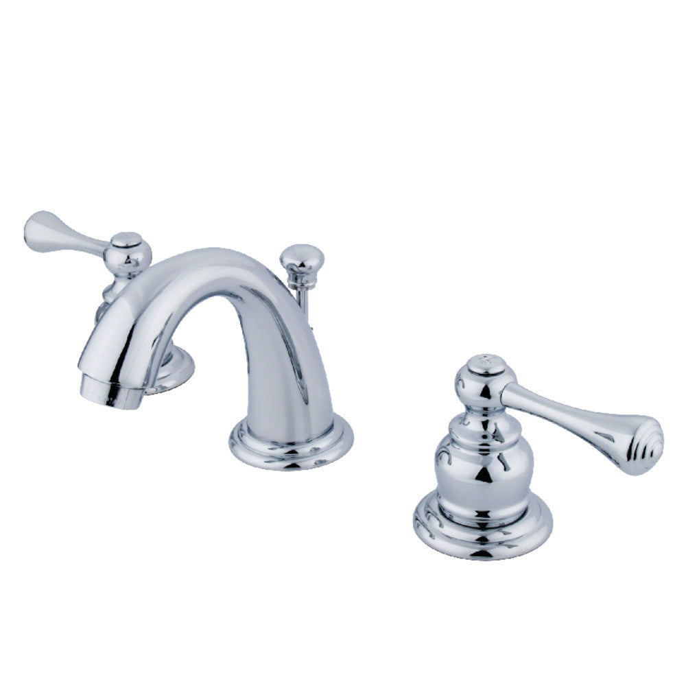 Vintage Widespread Bathroom Faucet in Polished Chrome
